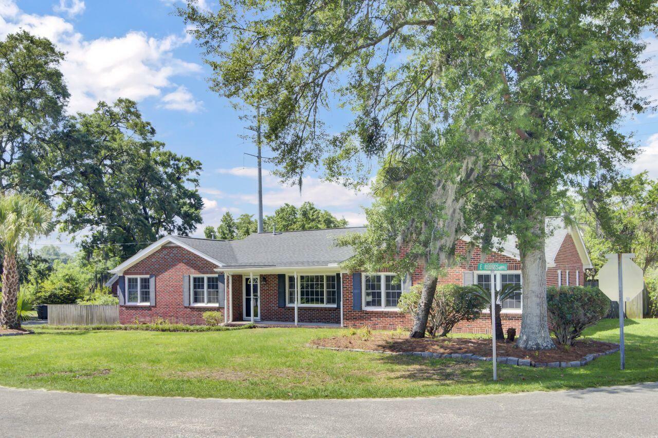 Property Photo: 1027 E Recess Road SC 29410