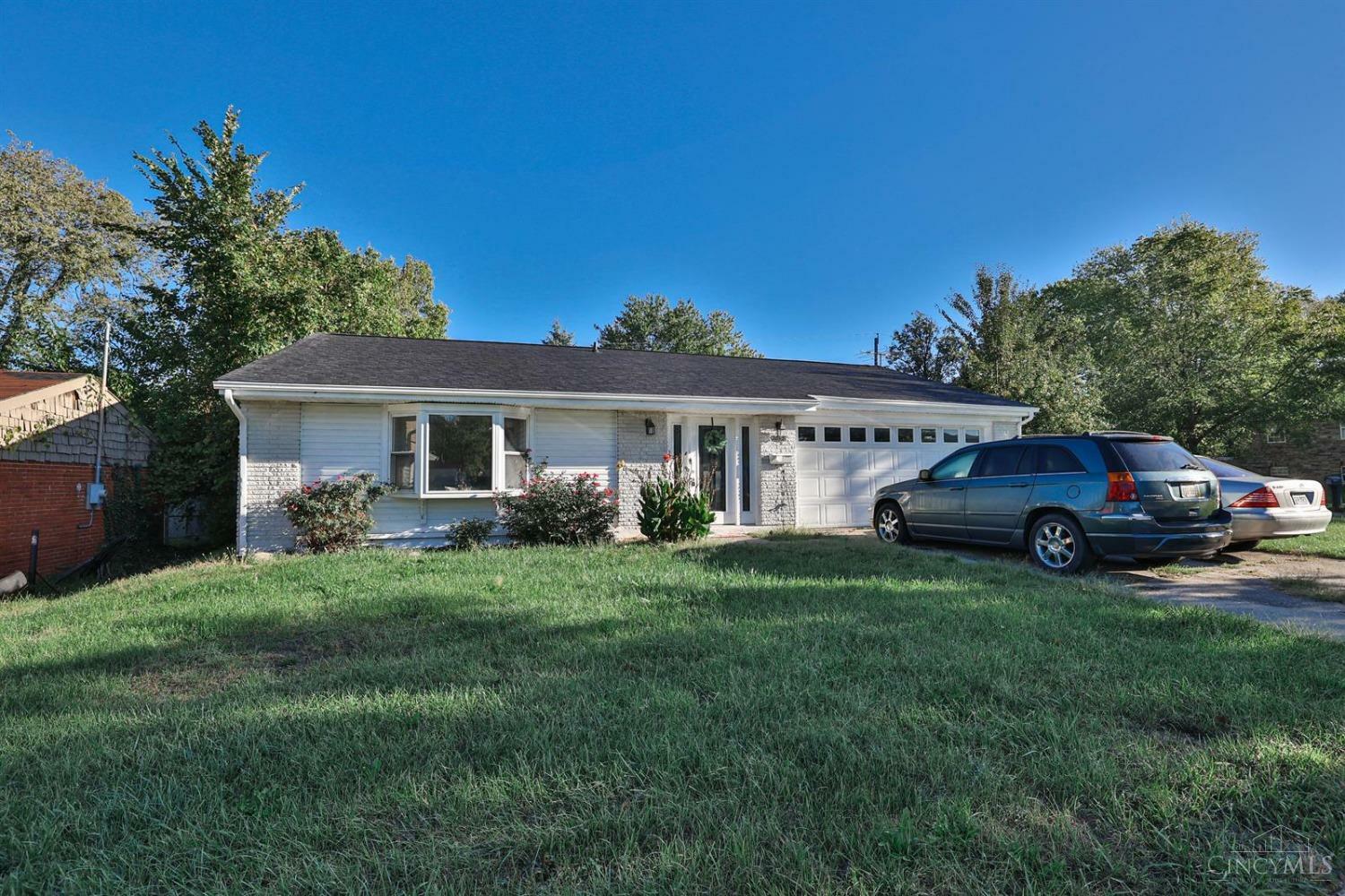 Property Photo: 2052 Rubicon Place OH 45240