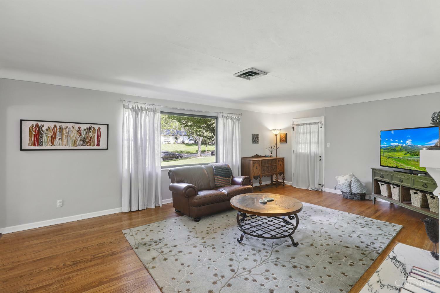 Property Photo: 2800 Dunaway Avenue OH 45211