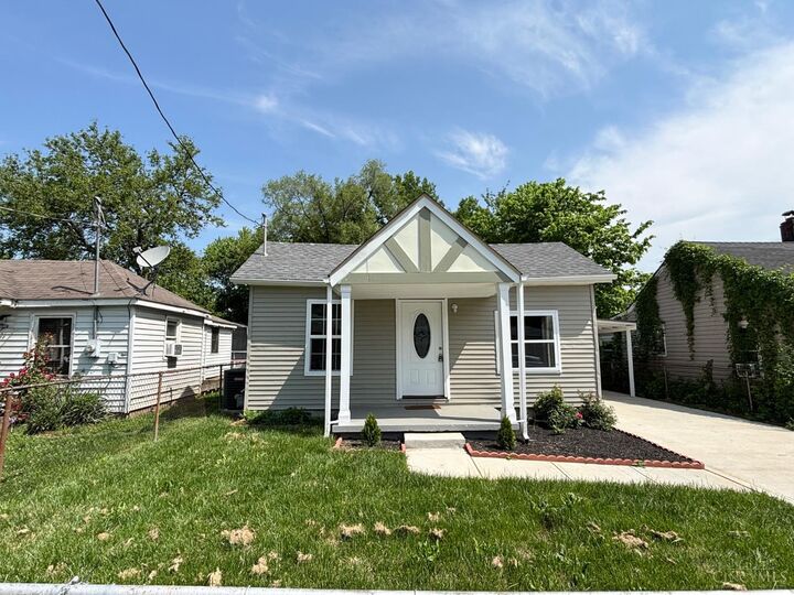 Property Photo: 1613 Sheridan Avenue OH 45044