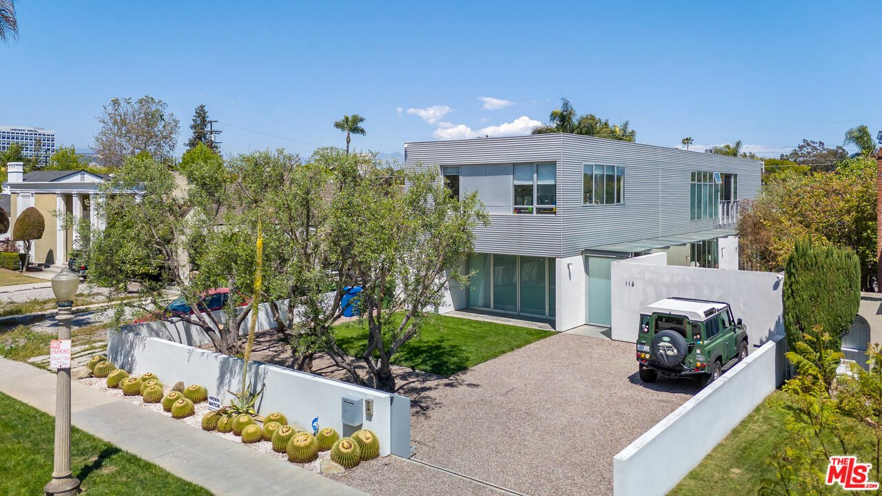 Property Photo: 116 S Arden Blvd CA 90004