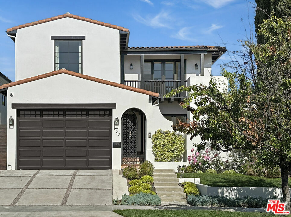 Property Photo: 530 N Alta Vista Blvd CA 90036