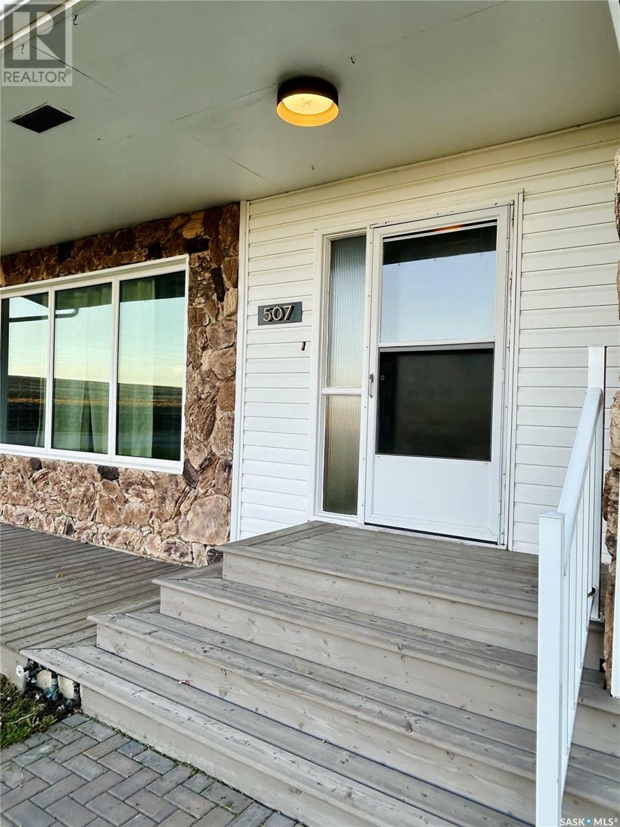 Property Photo: 507 1st Street E SK S0A 1W0