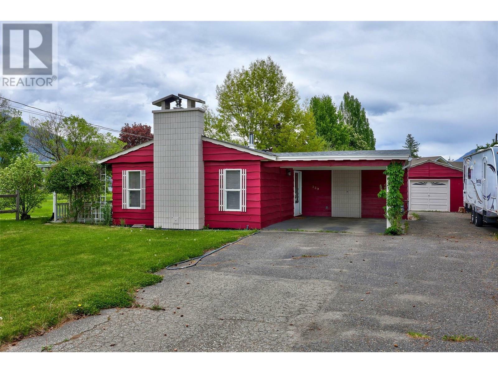 Property Photo: 339 Birch Street BC V0E 1M0