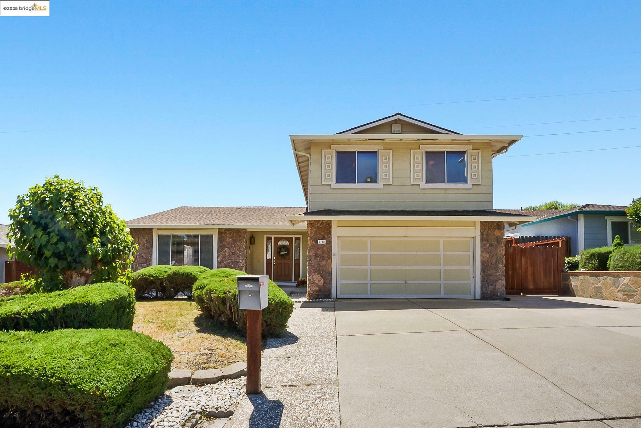 Property Photo:  2125 Robles Dr  CA 94509 