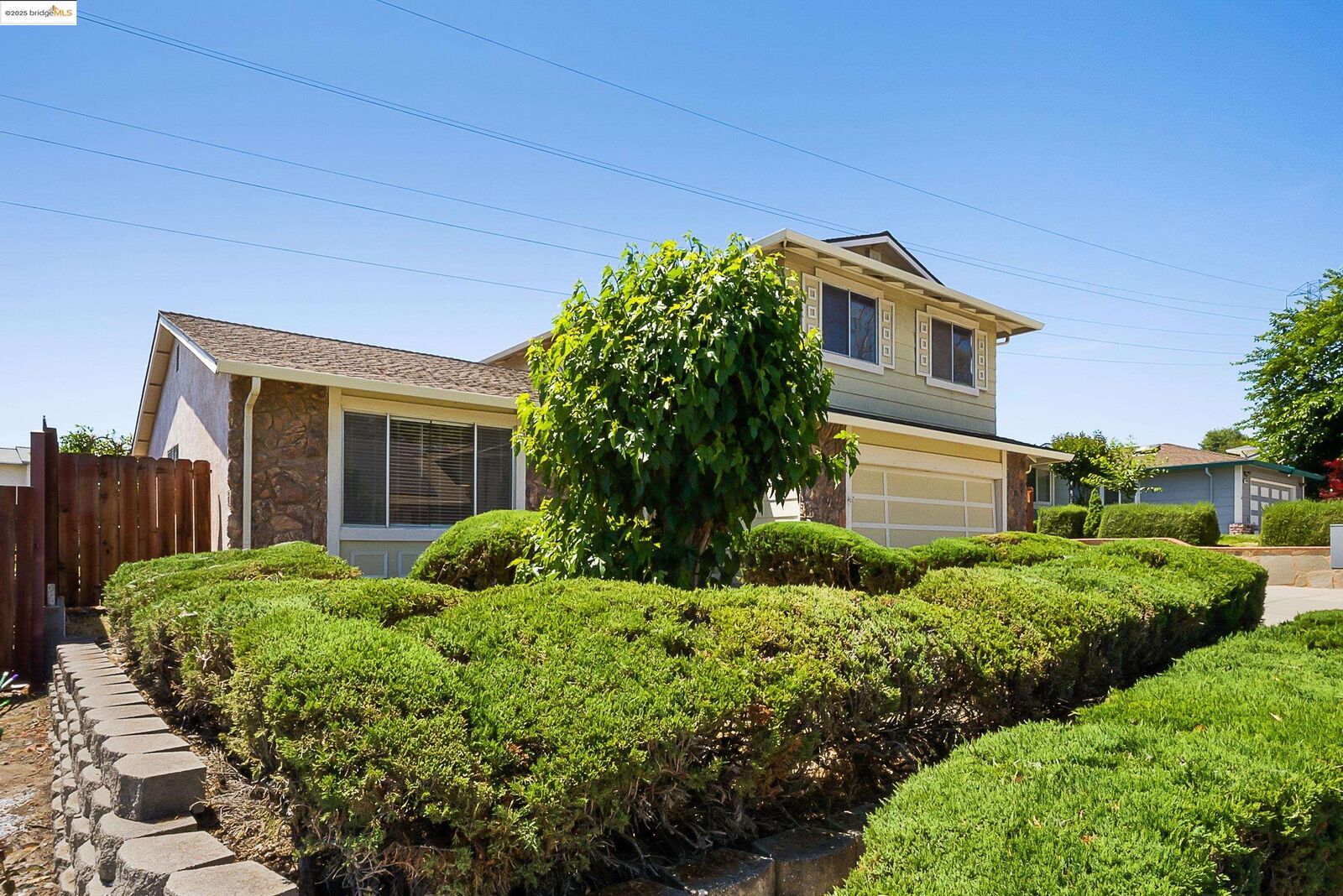 Property Photo:  2125 Robles Dr  CA 94509 