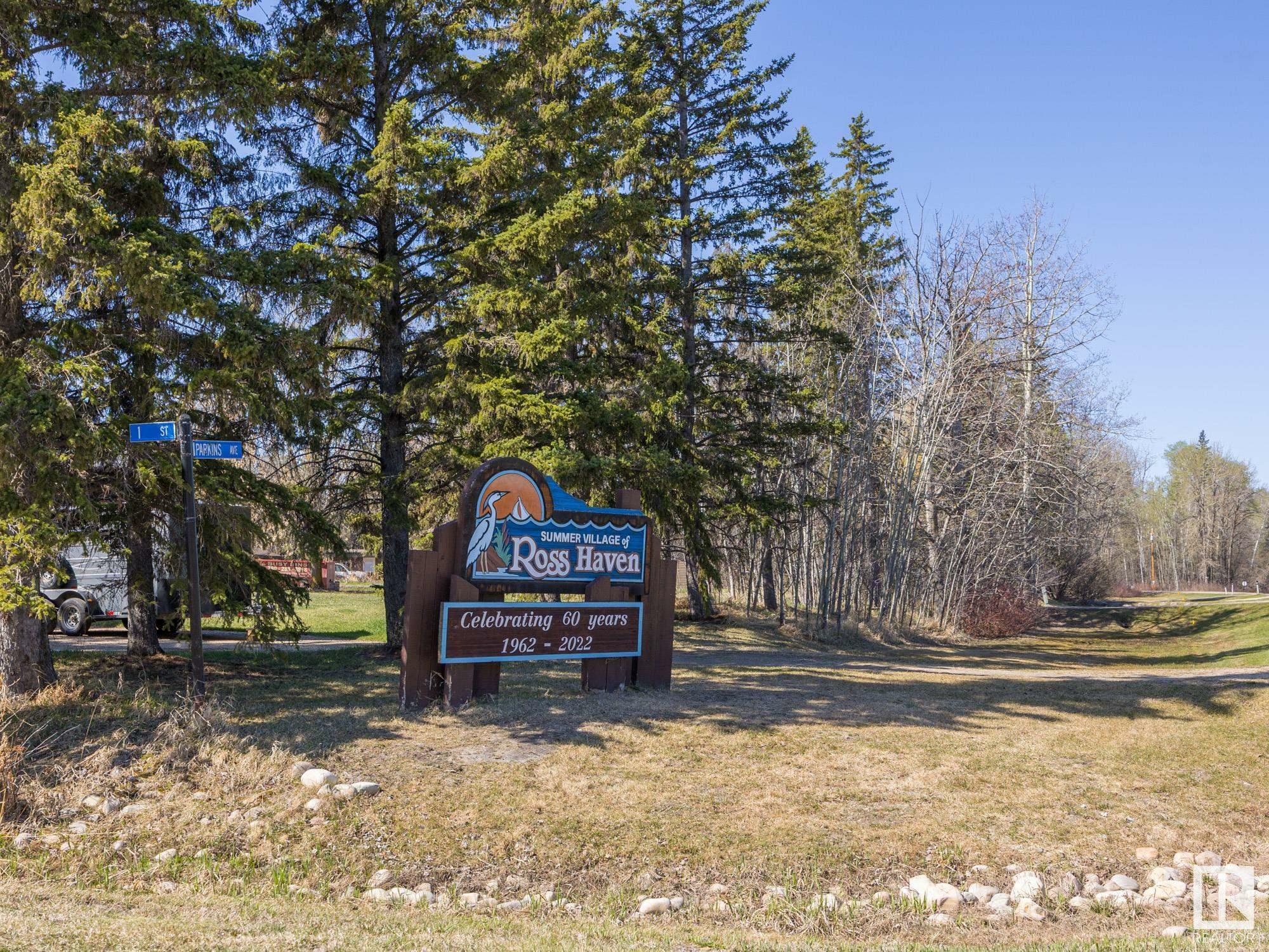 Property Photo:  304 3rd Street  AB T0E 0A0 