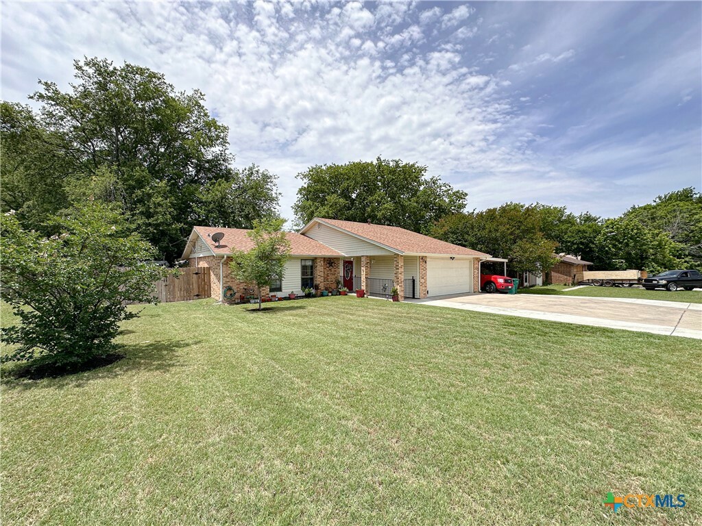 Property Photo: 908 Indian Trail TX 76548