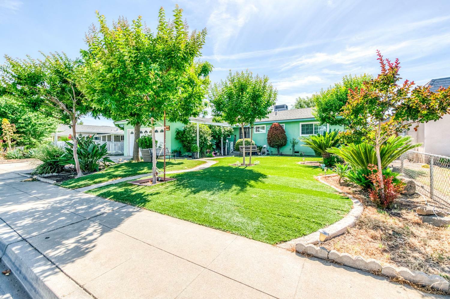 Property Photo: 2860 Fine Avenue CA 93612