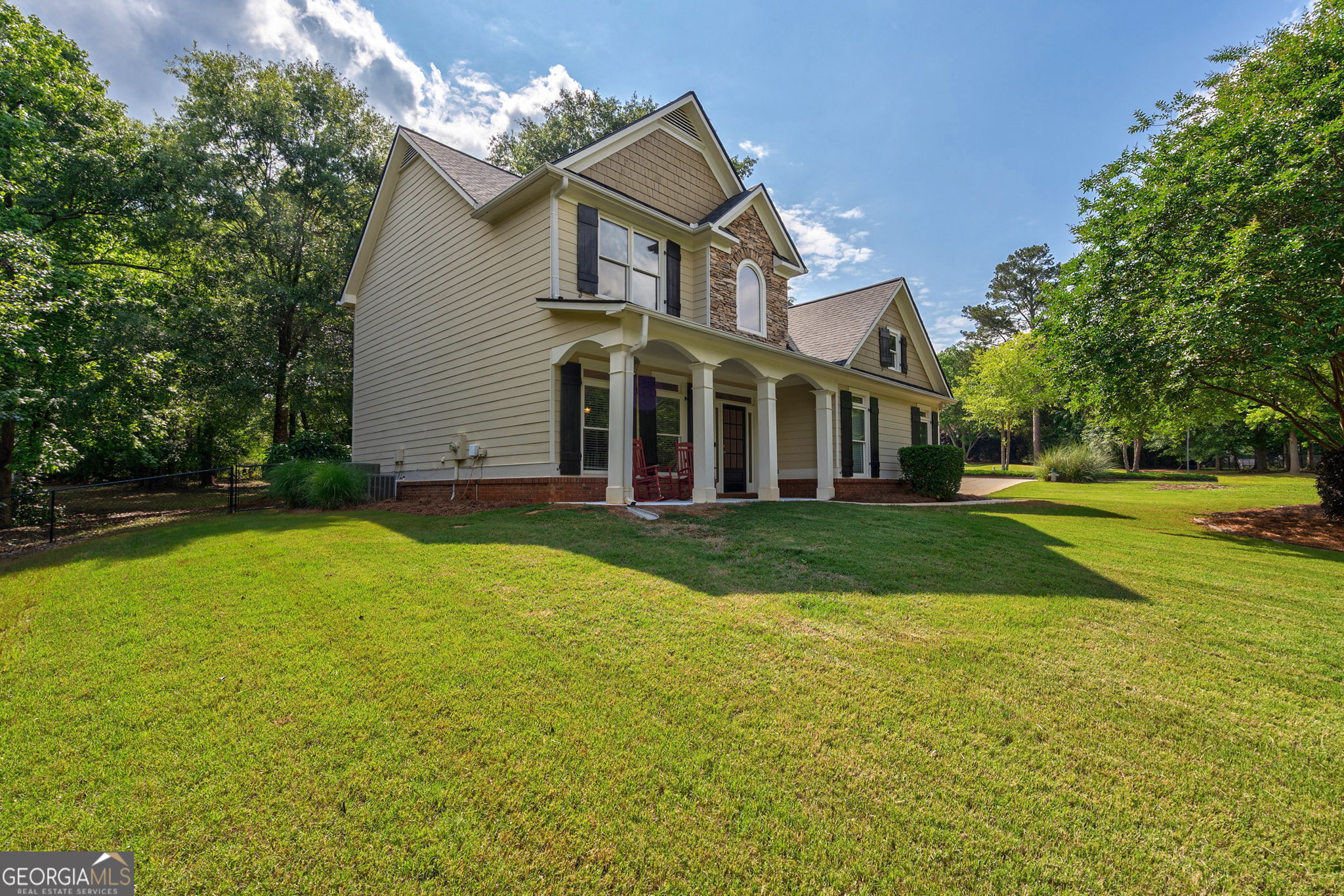 Property Photo: 200 Hidden Spring Way GA 30605