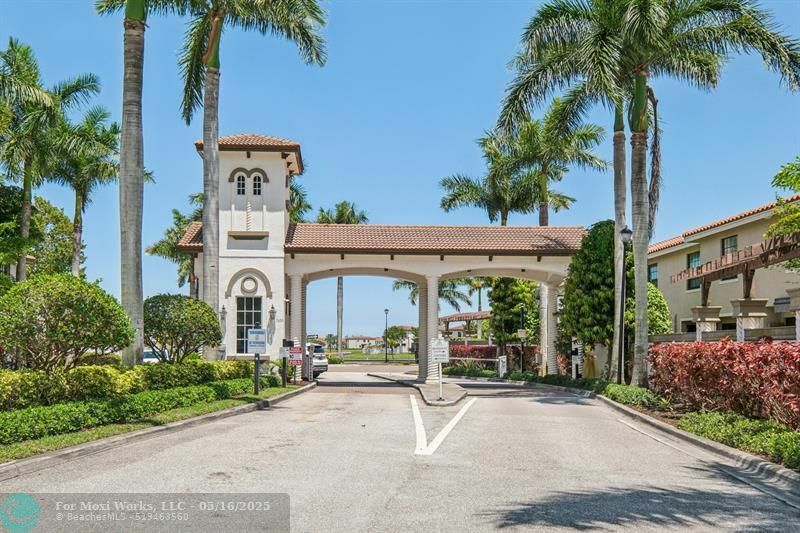 Property Photo: 1009 Kapok Ln FL 33410