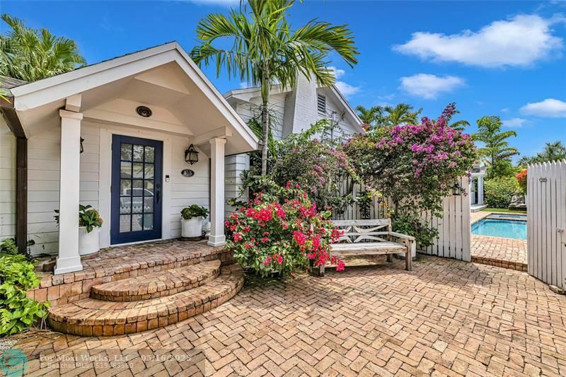 Property Photo: 315 NE 14th Ave FL 33301