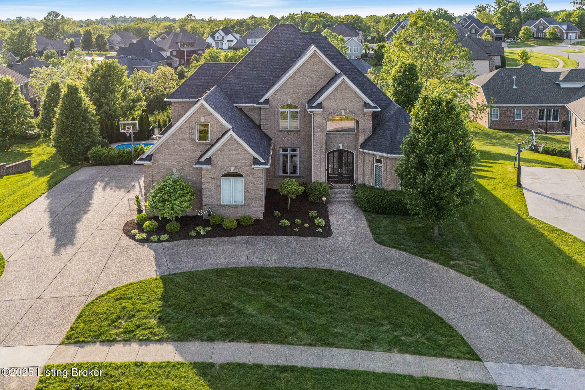 Property Photo: 13003 NE Hampton Cir KY 40026
