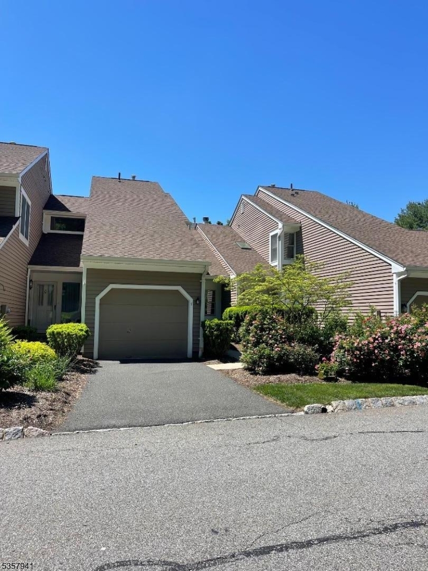 Property Photo: 7 Dorset Ln NJ 07921
