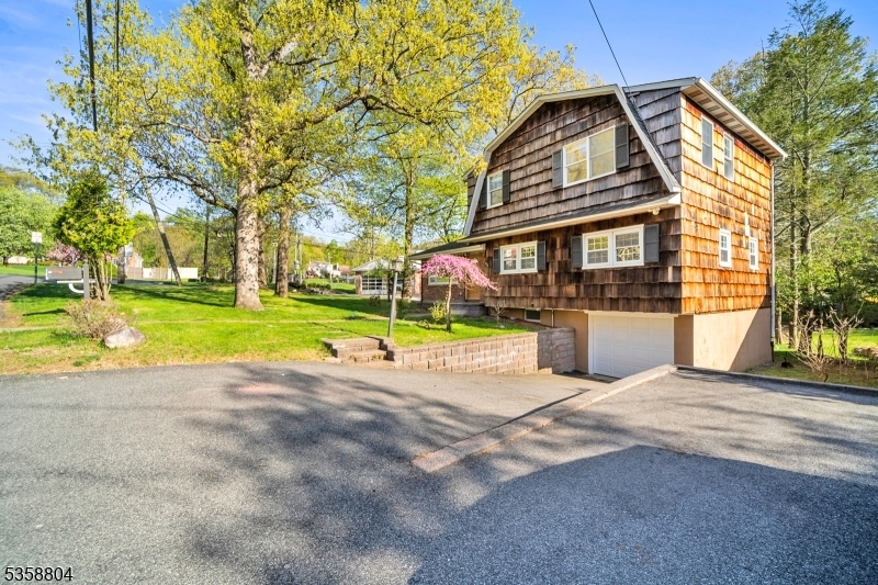 132 Hiawatha Blvd  Oakland Boro NJ 07436 photo