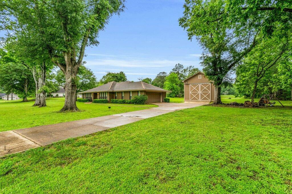 Property Photo: 262 Hillbrook Dr MS 39759