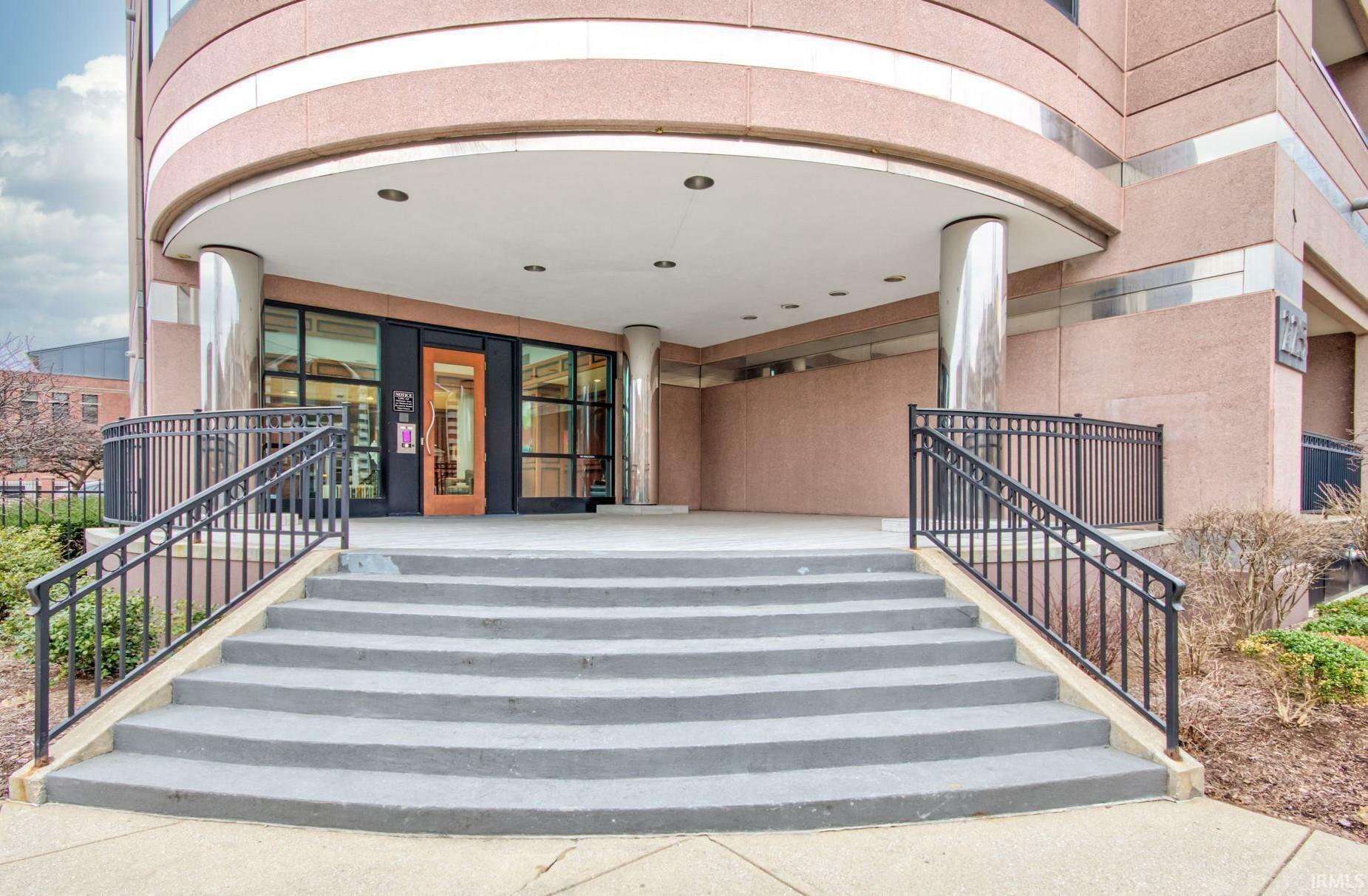 Property Photo: 225 N New Jersey Street 46 IN 46204