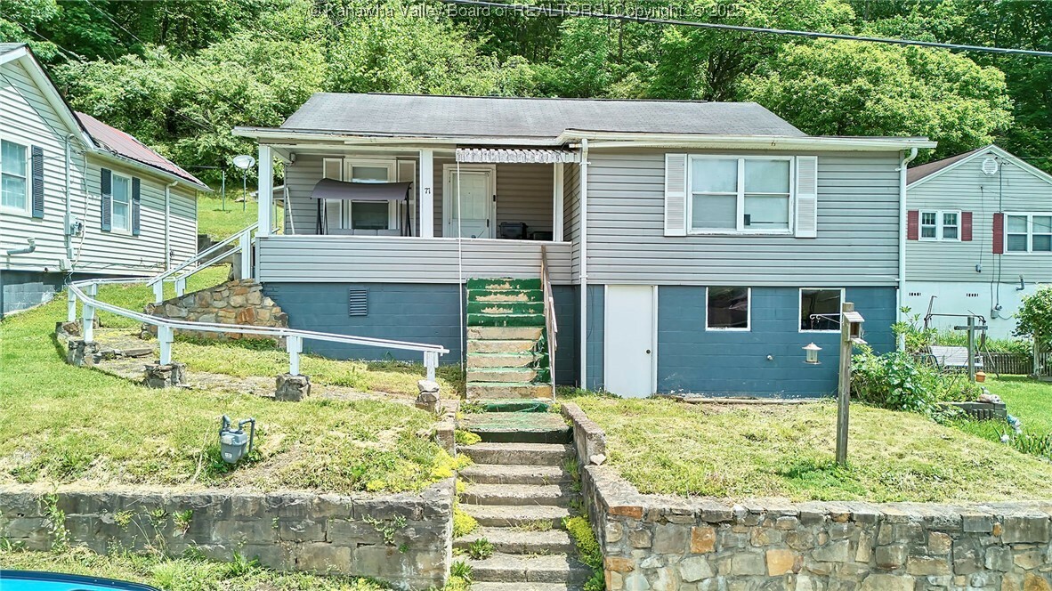 Property Photo: 77 Hopkins Avenue WV 25053