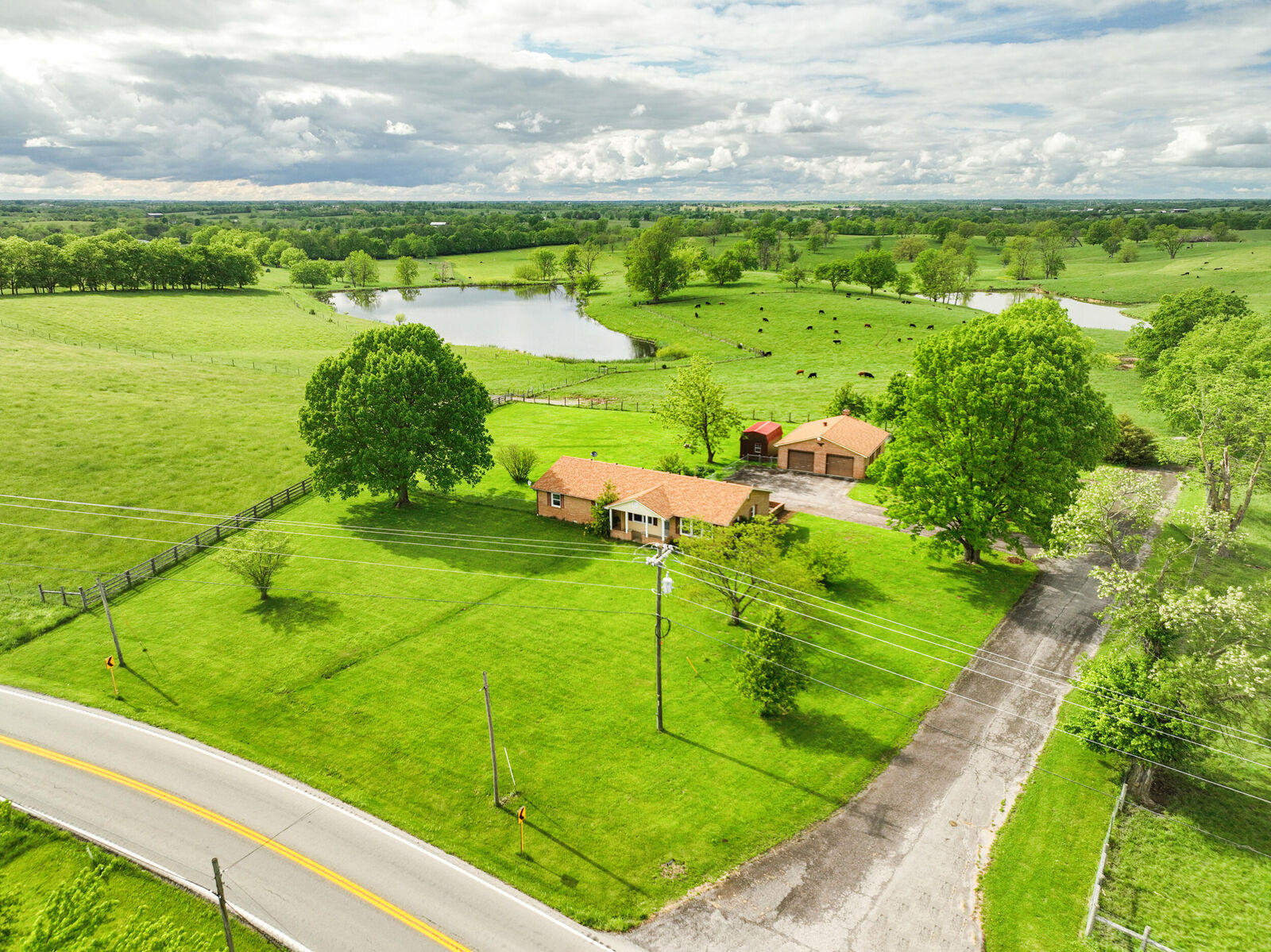 Property Photo: 4850 Lebanon Road KY 40422