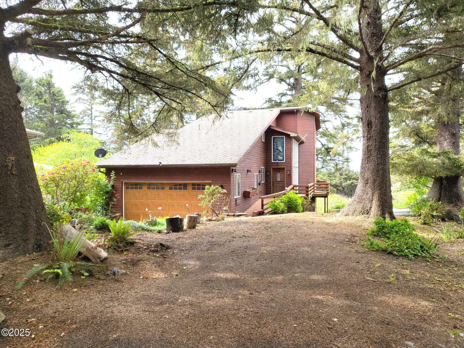 Property Photo: 320 SW Midden Reach OR 97341