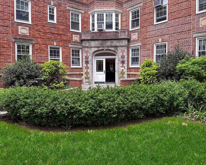 Property Photo:  160 Cabrini Boulevard 62  NY 10033 