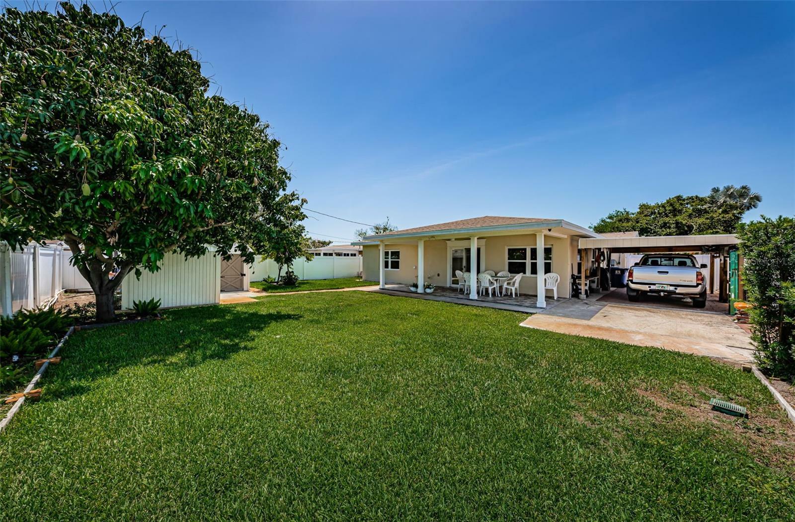 Property Photo: 5785 15th Avenue N FL 33710