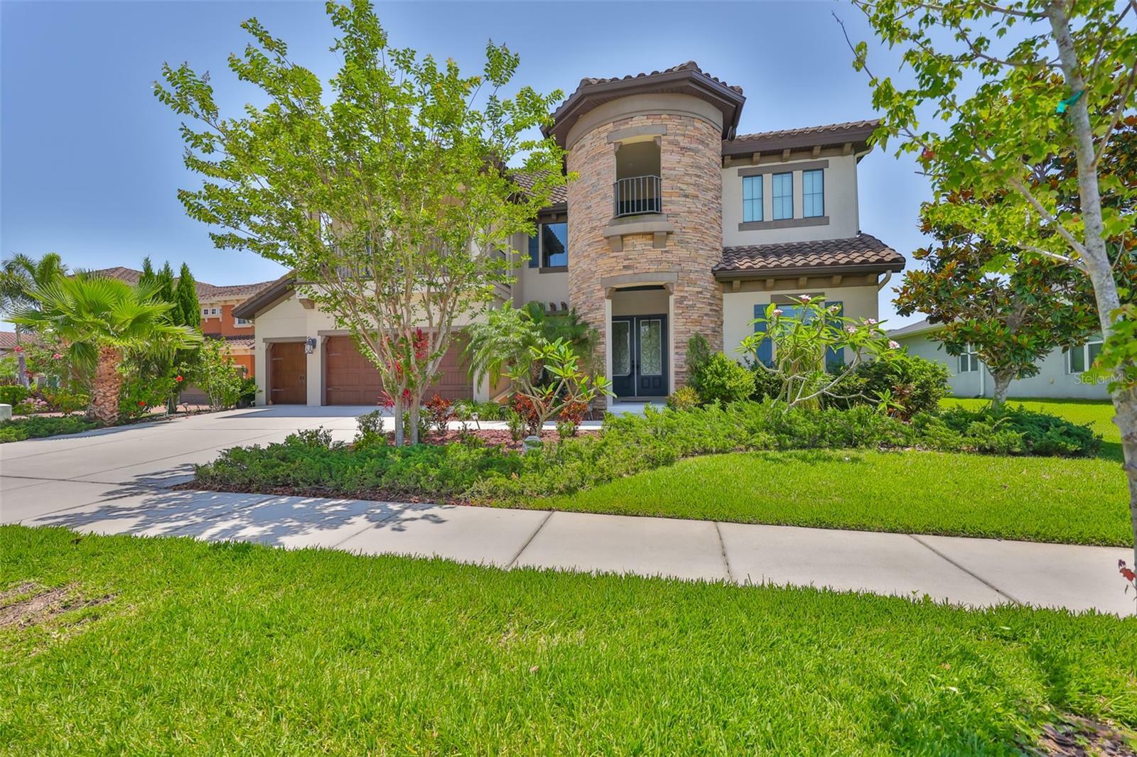 Property Photo: 6913 Park Strand Drive FL 33572