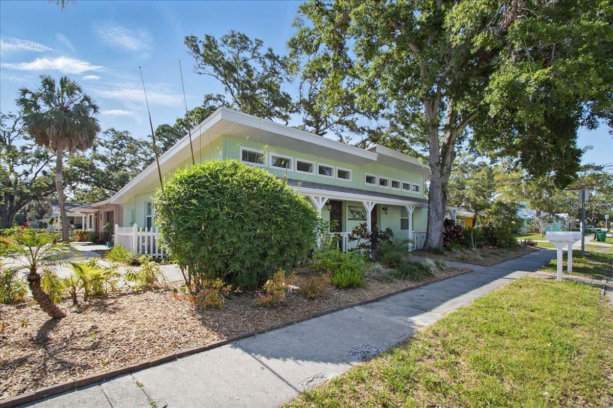 Property Photo: 212 8th Avenue S FL 34695