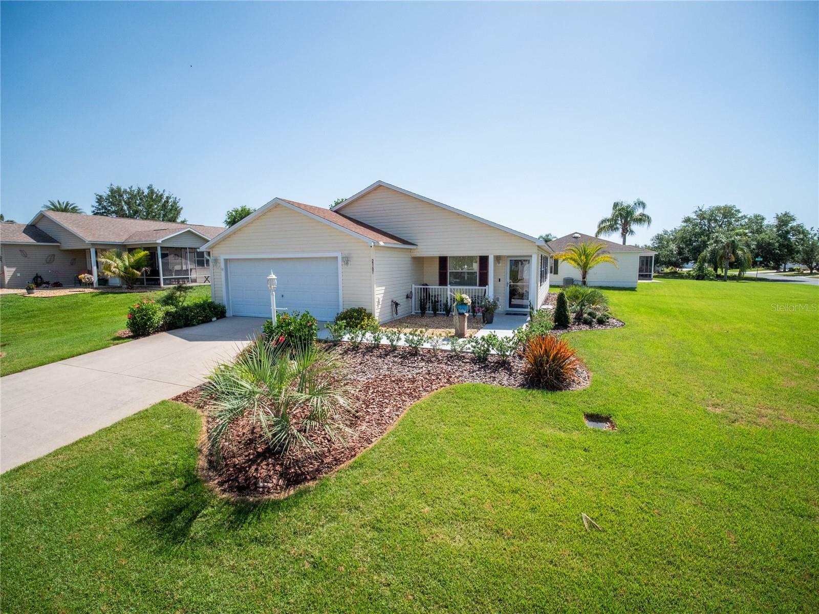 Property Photo: 2167 Kerwood Loop FL 32162