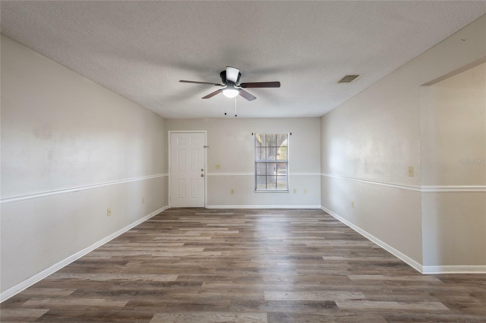 Property Photo: 5926 N Fork Court FL 33809