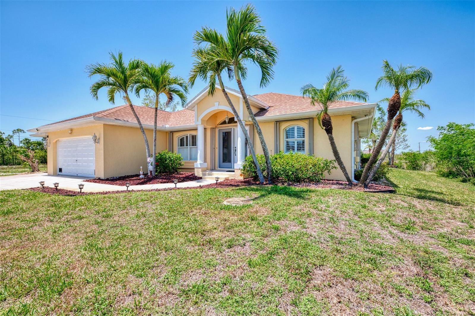 Property Photo: 15020 Acorn Circle FL 33981
