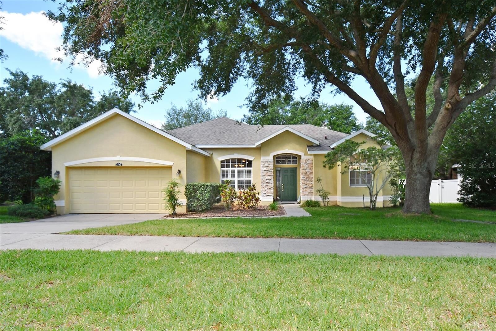 Property Photo:  3732 Fallscrest Circle  FL 34711 