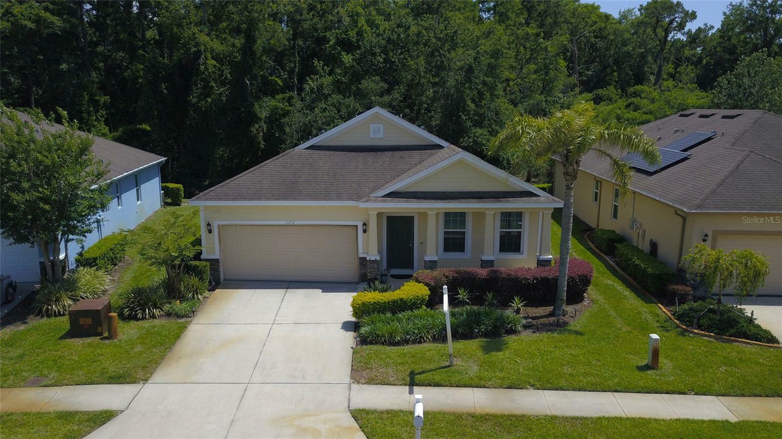 Property Photo: 11252 Merganser Way FL 34654