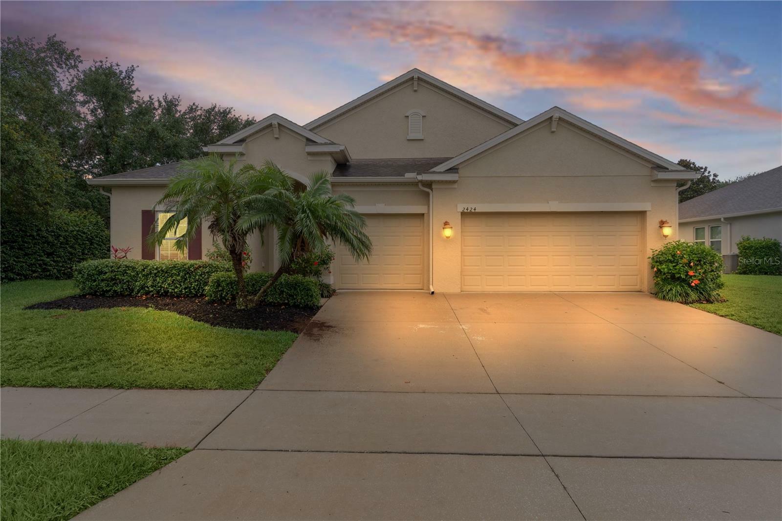 Property Photo: 2424 Plumadore Drive FL 32735