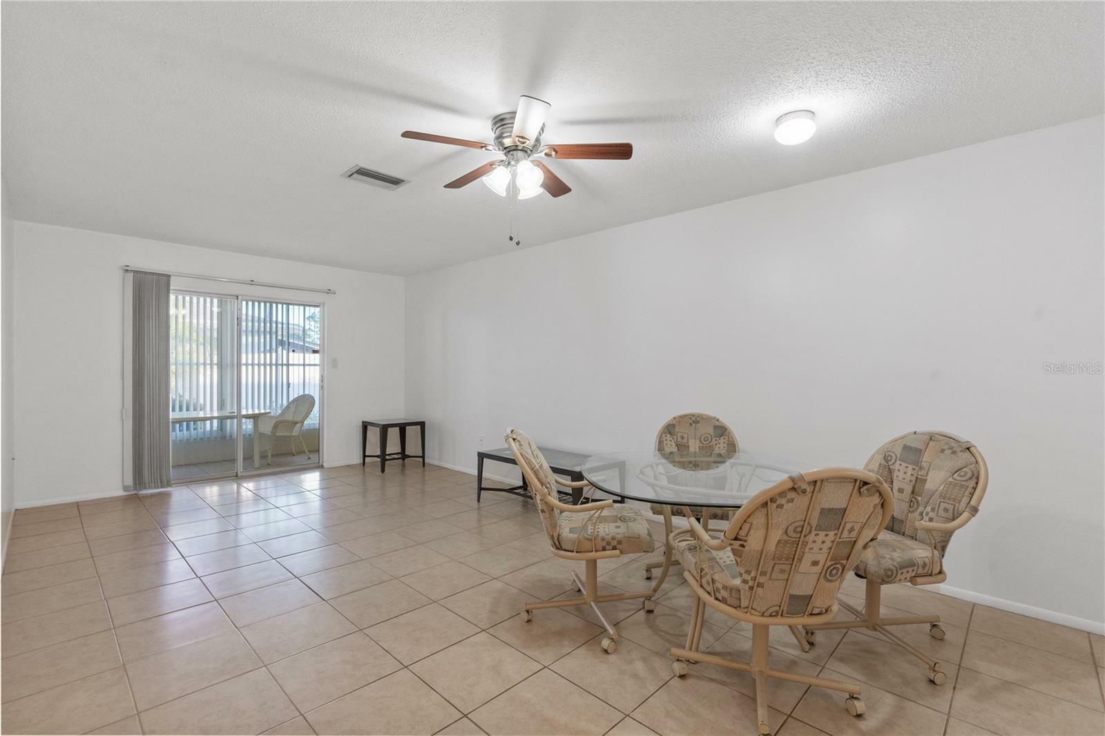 Property Photo: 505 47th Avenue Drive W FL 34207