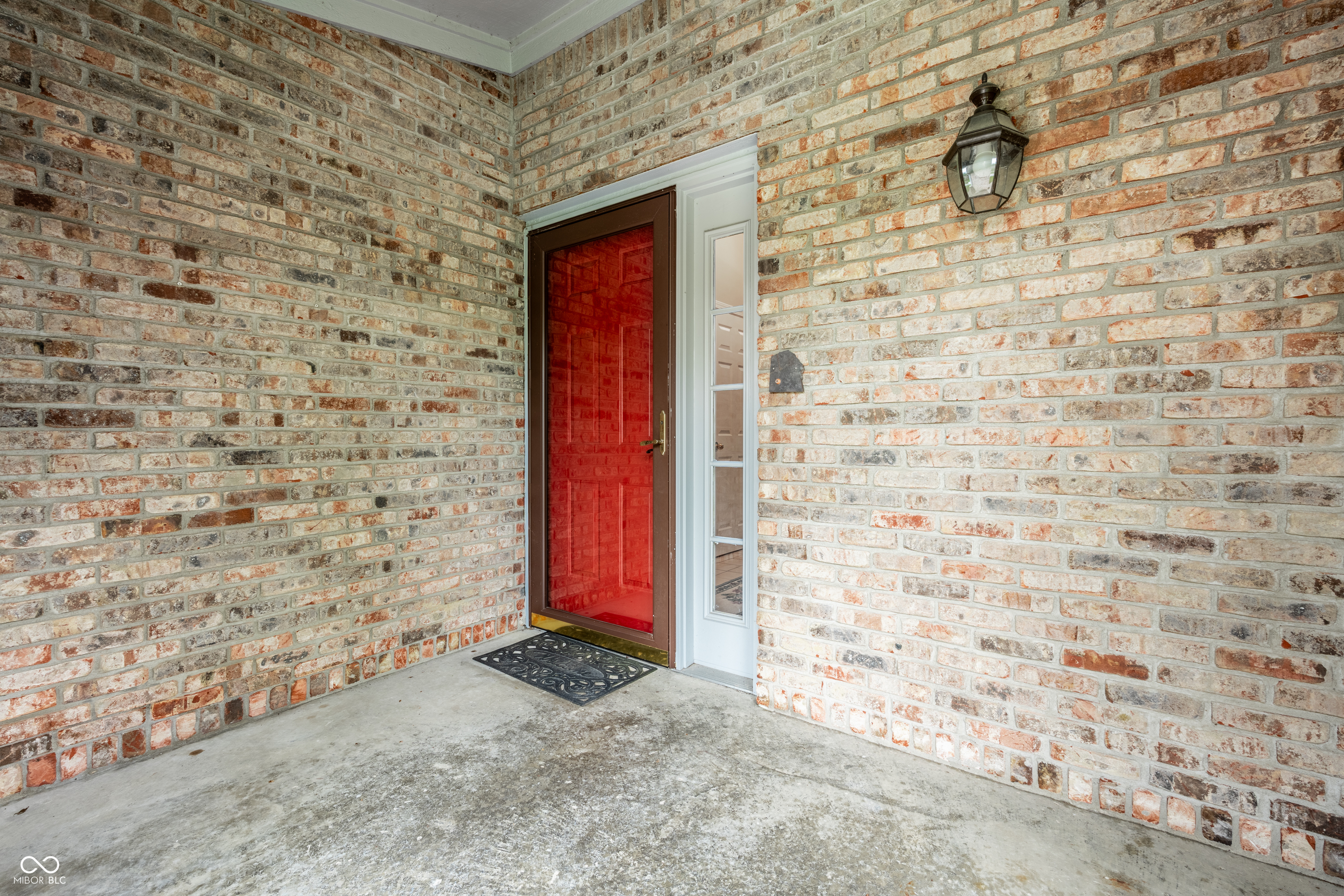 Property Photo: 5204 Whipple Wood Court IN 46226