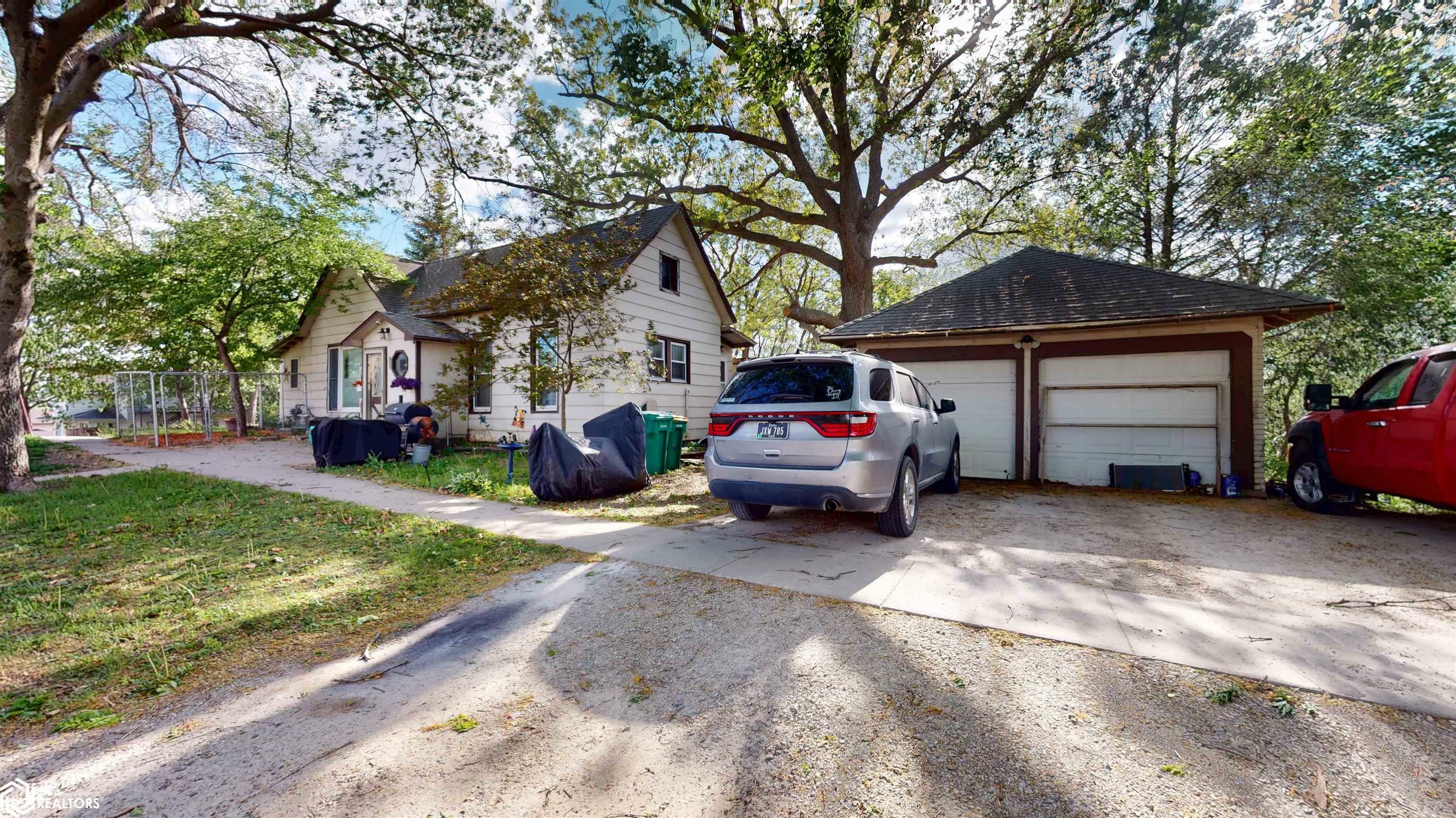 Property Photo: 12 N Gaylord Avenue IA 50458