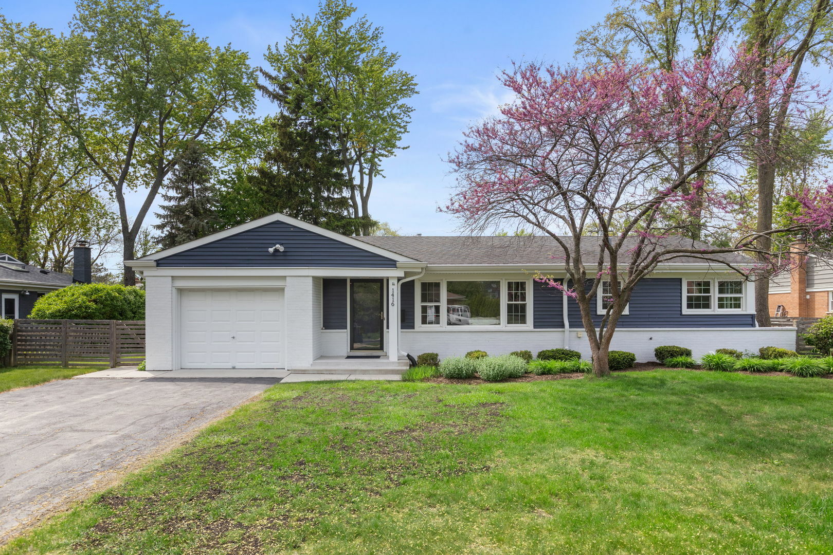 Property Photo: 1416 Sunset Ridge Road IL 60025