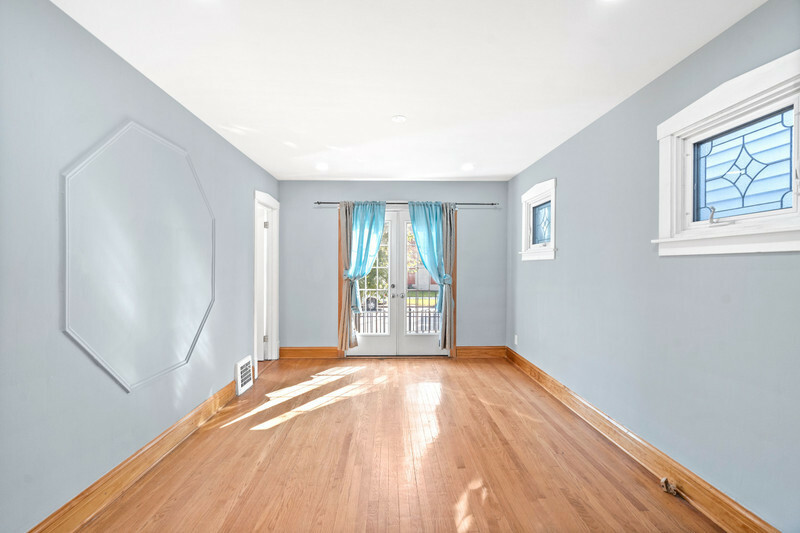Property Photo: 4406 W Augusta Boulevard IL 60651