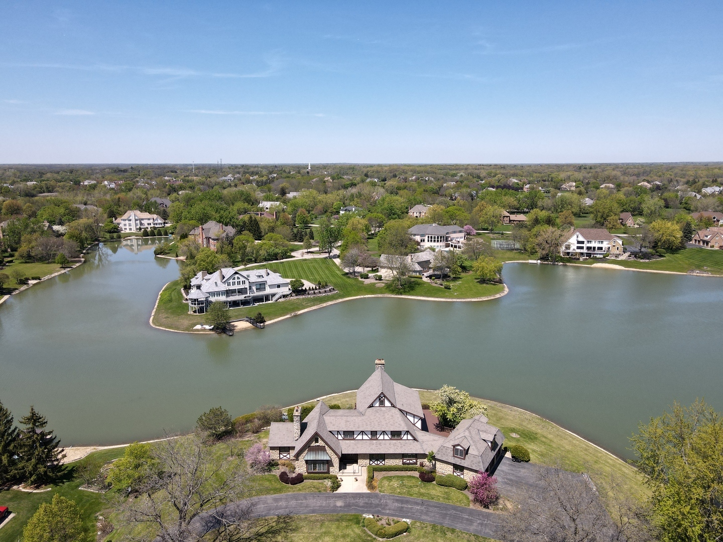 Property Photo: 10 Shoreside Drive IL 60010