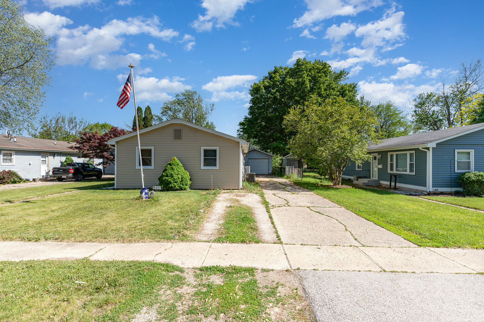Property Photo: 403 W School Street IL 60545