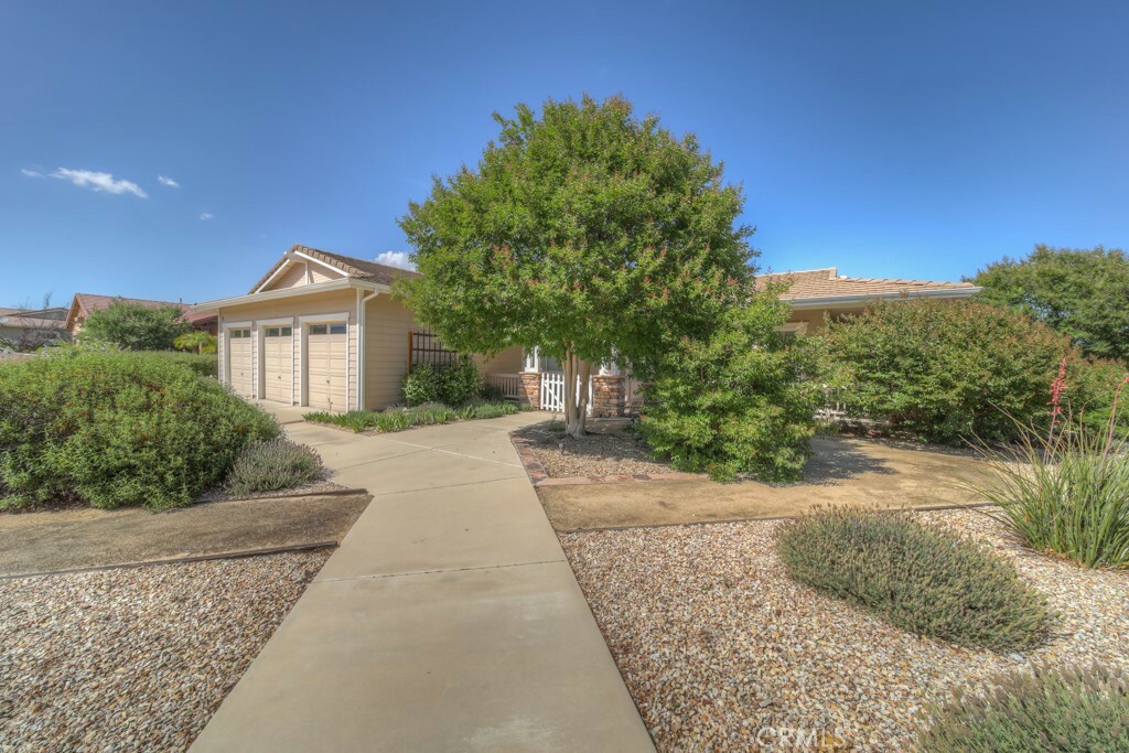 Property Photo: 42133 Wagon Wheel Lane CA 92562