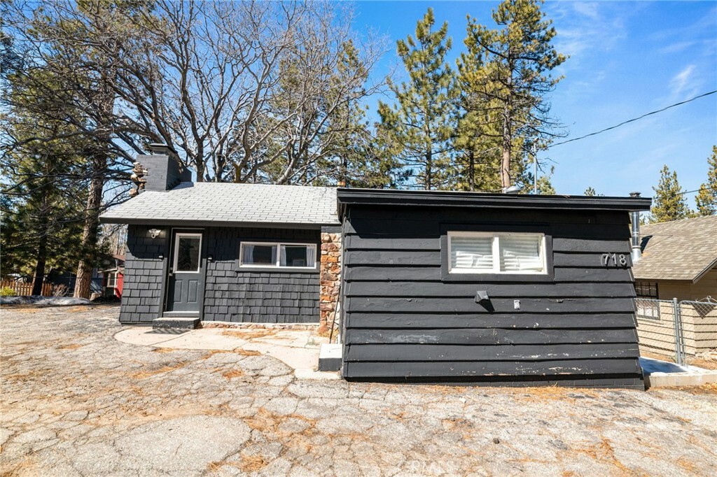 Property Photo: 718 Talmadge Road CA 92315