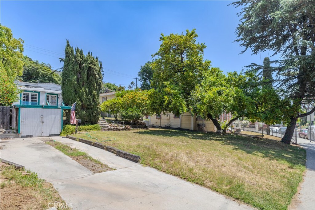 Property Photo:  2834 Delevan Drive  CA 90065 