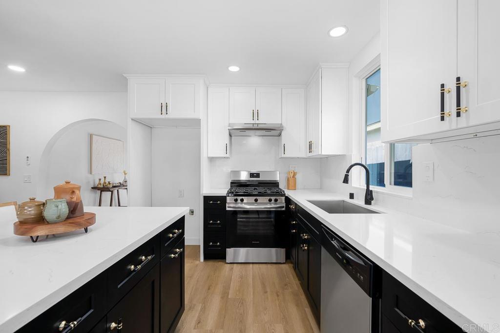 Property Photo:  8184 Flanders Drive  CA 92126 