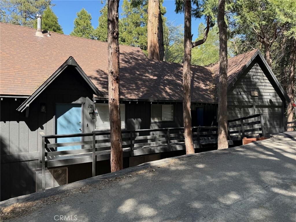 Property Photo: 309 Golden Lane CA 92352