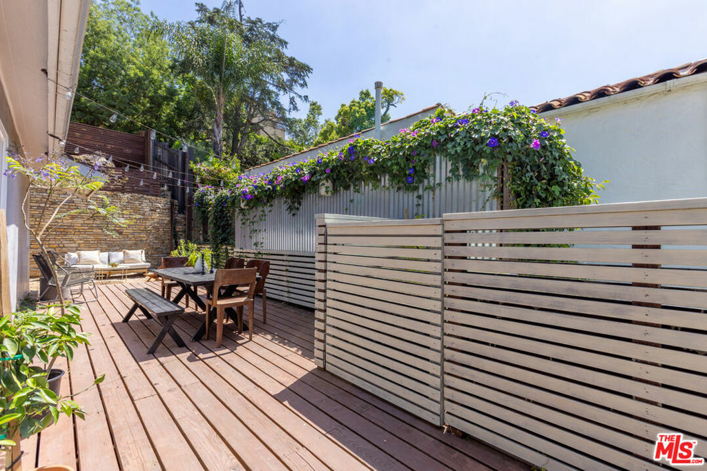 Property Photo: 450 Rustic Drive CA 90065