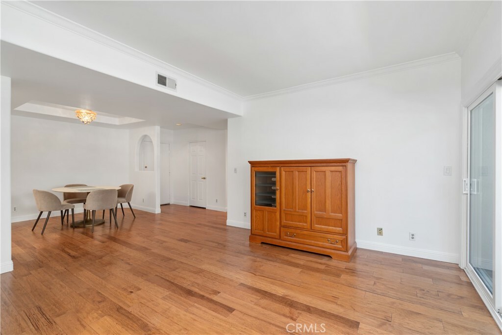Property Photo: 4230 Colfax Avenue 103 CA 91604