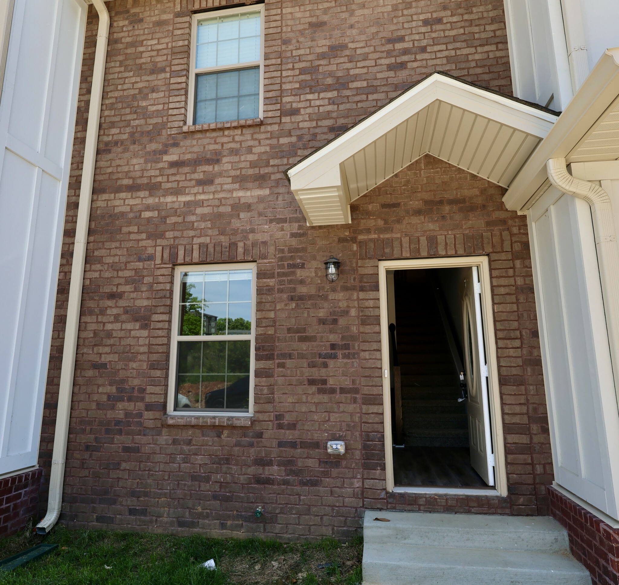 Property Photo: 500 Peachers Mill Rd B3 TN 37042