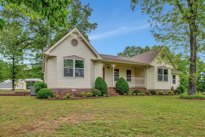 Property Photo: 735 Railroad Bed Pike TN 38483